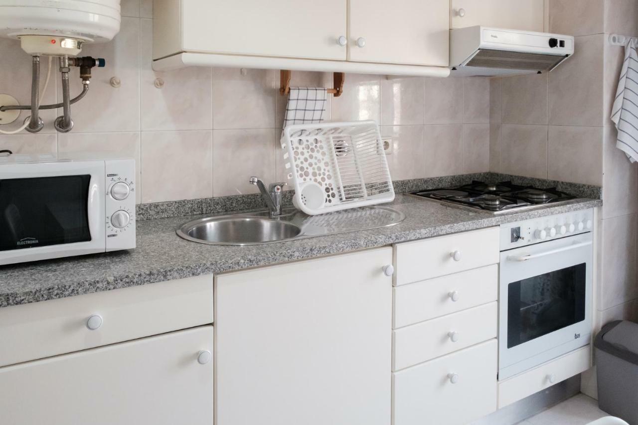 Apartment With Balcony In The Square Porto Bagian luar foto