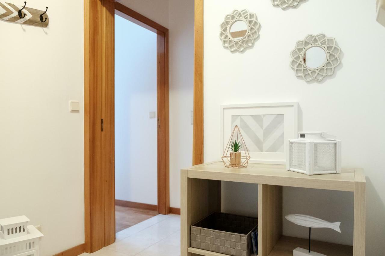 Apartment With Balcony In The Square Porto Bagian luar foto