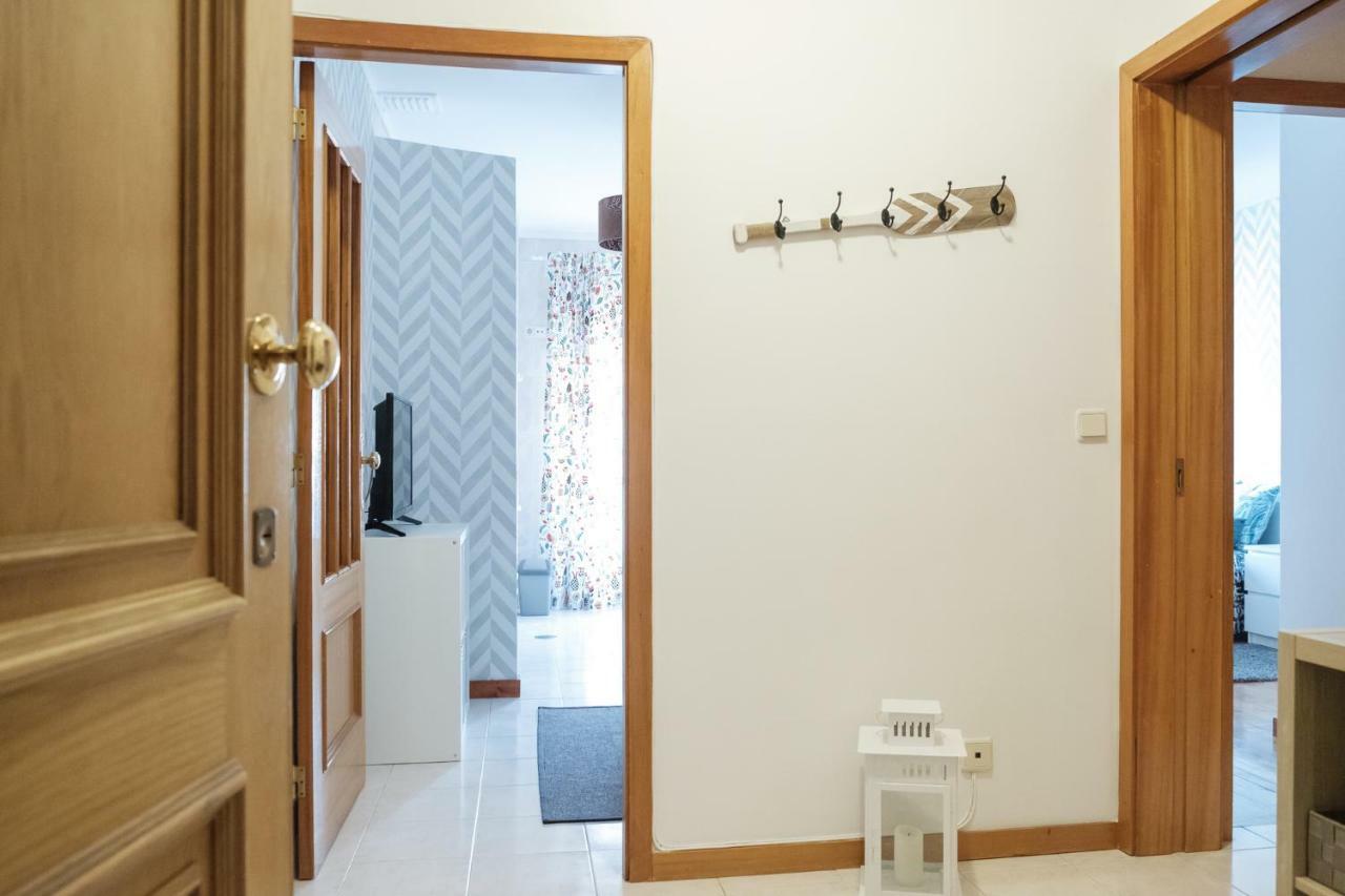 Apartment With Balcony In The Square Porto Bagian luar foto