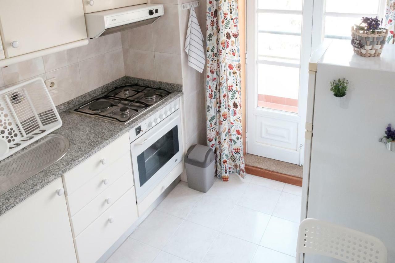 Apartment With Balcony In The Square Porto Bagian luar foto
