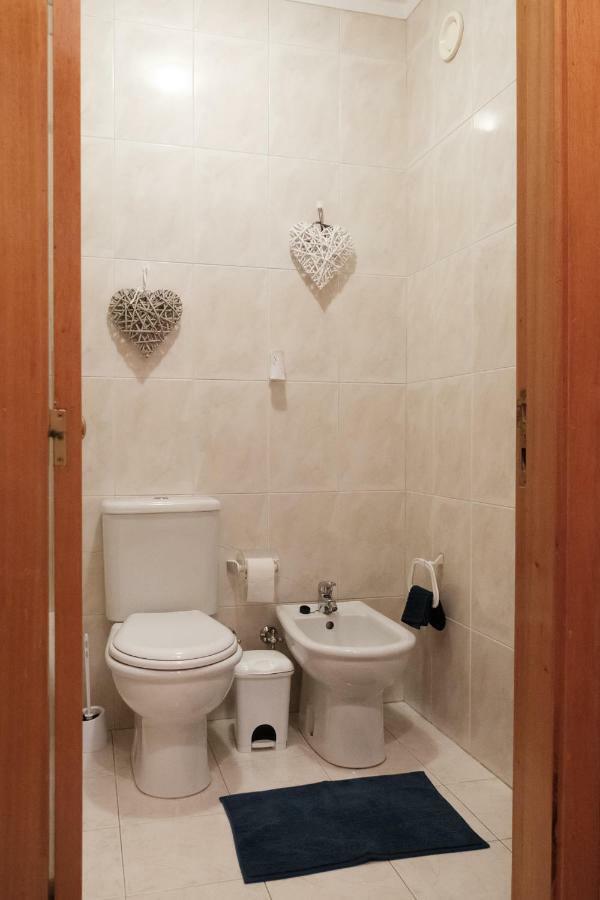 Apartment With Balcony In The Square Porto Bagian luar foto
